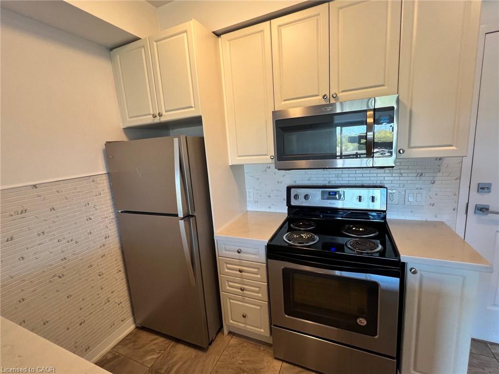 223-2490 Old Bronte Road Property Photo 4