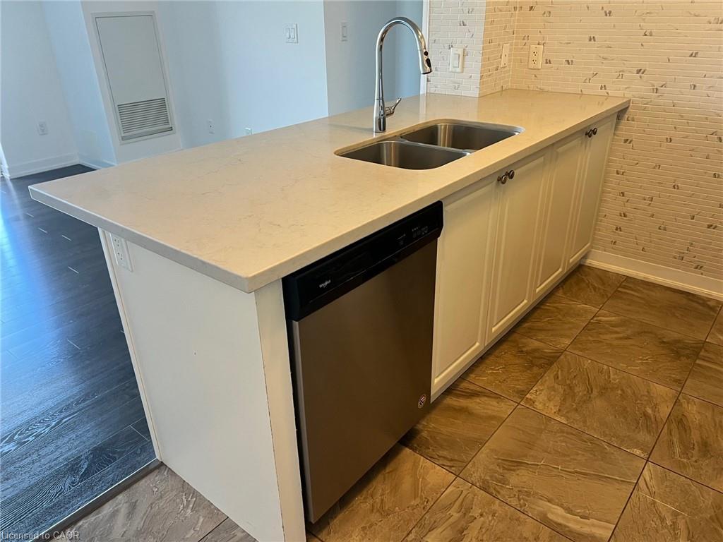 223-2490 Old Bronte Road Property Photo 5