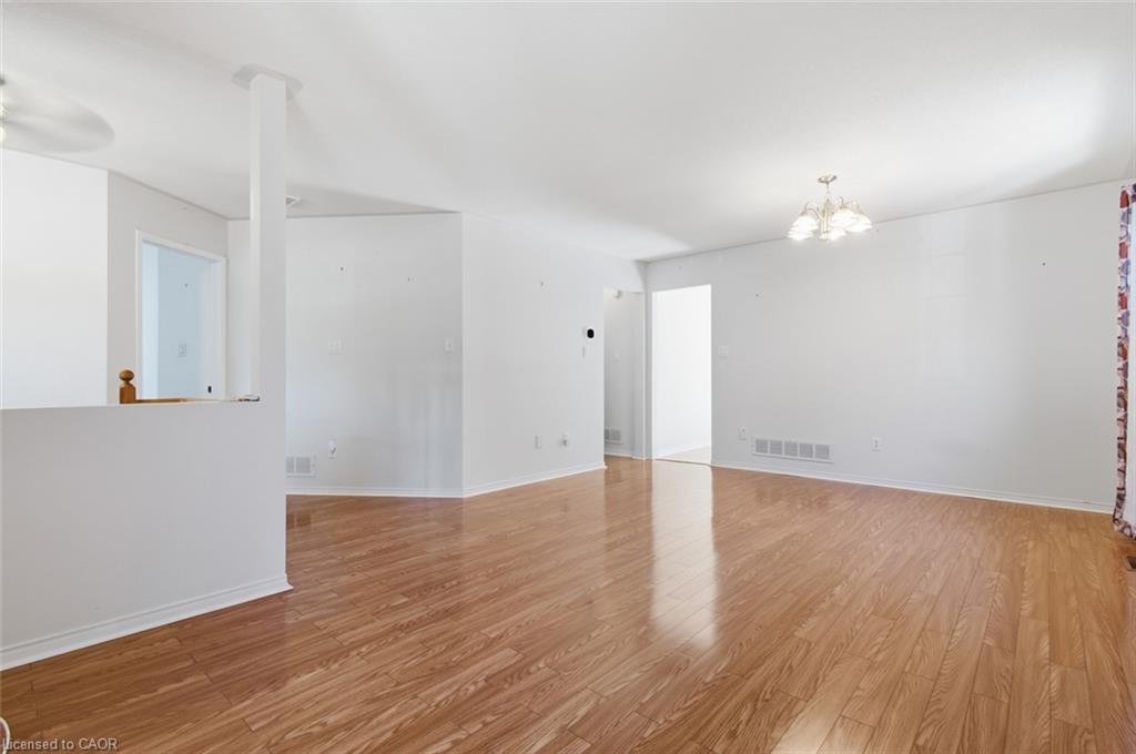 23 Madison Court W Property Photo 9
