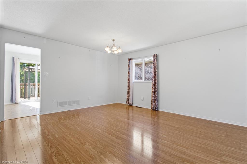 23 Madison Court W Property Photo 10