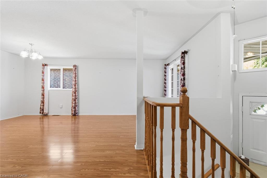23 Madison Court W Property Photo 13