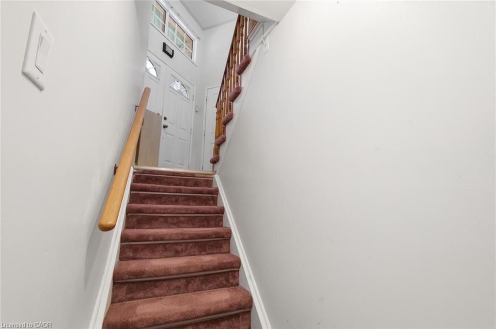 23 Madison Court W Property Photo 30