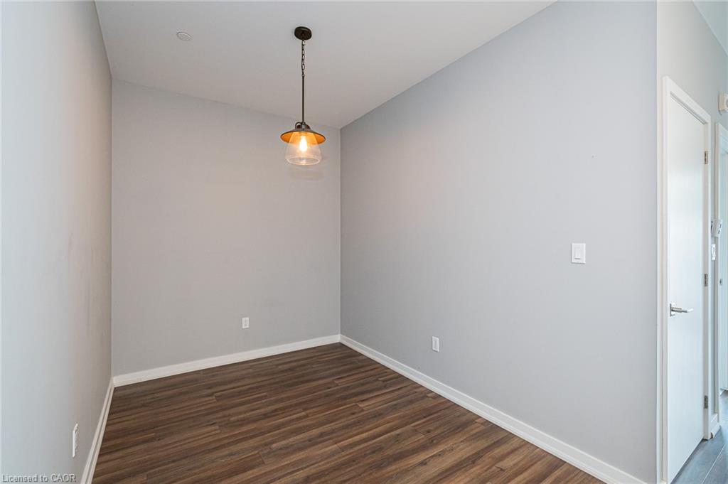 118-690 King Street W Property Photo 13