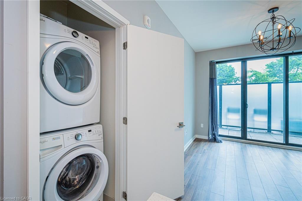 118-690 King Street W Property Photo 16