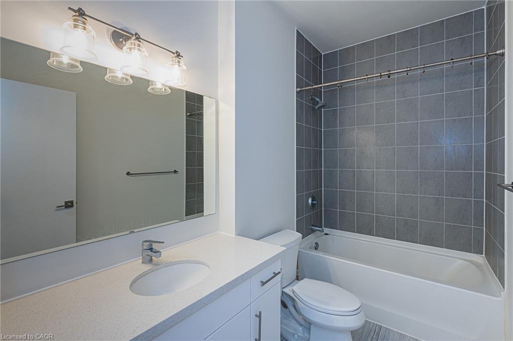 118-690 King Street W Property Photo 22