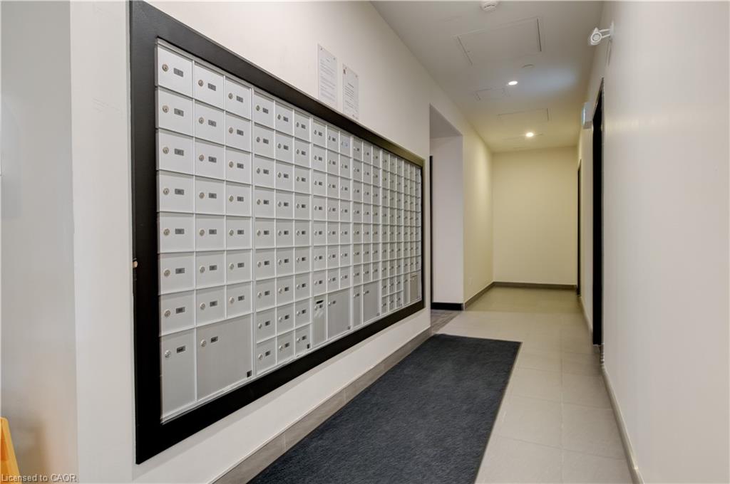 118-690 King Street W Property Photo 33