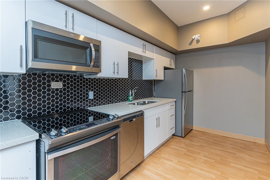118-690 King Street W Property Photo 35