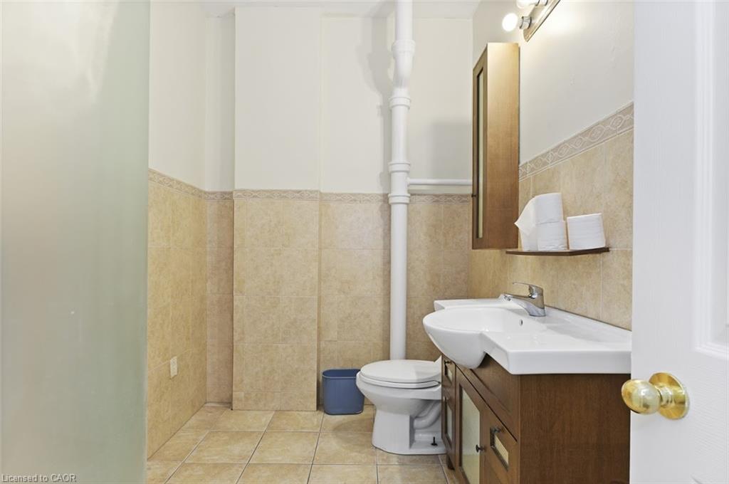 238-242 King Street E Property Photo 21