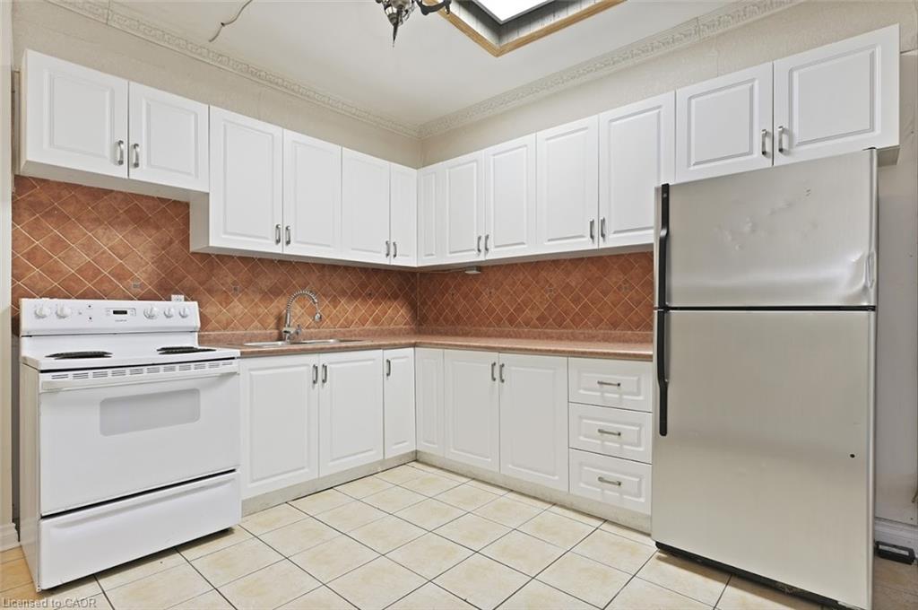 238-242 King Street E Property Photo 22