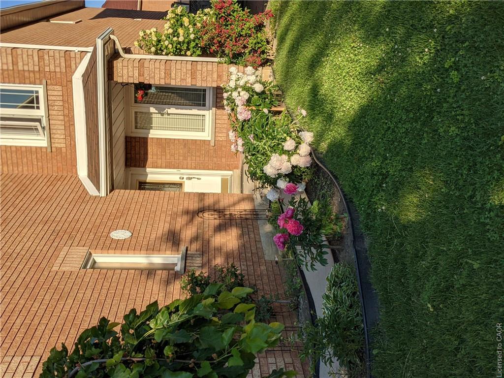 6923 Dillingwood Drive Property Photo 2