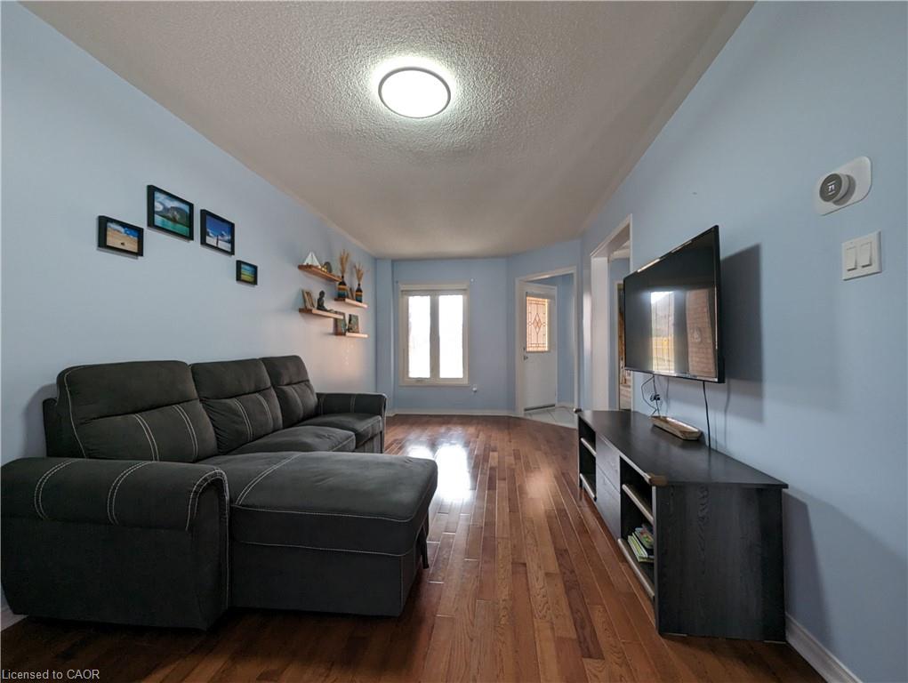 6923 Dillingwood Drive Property Photo 5