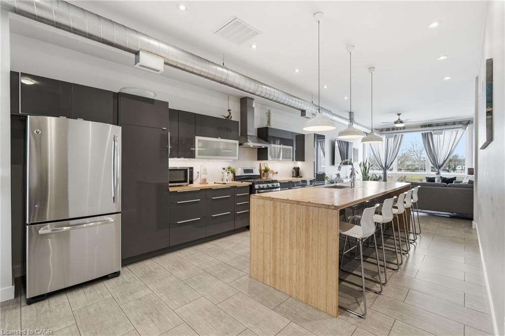 414 John Street Property Photo 7