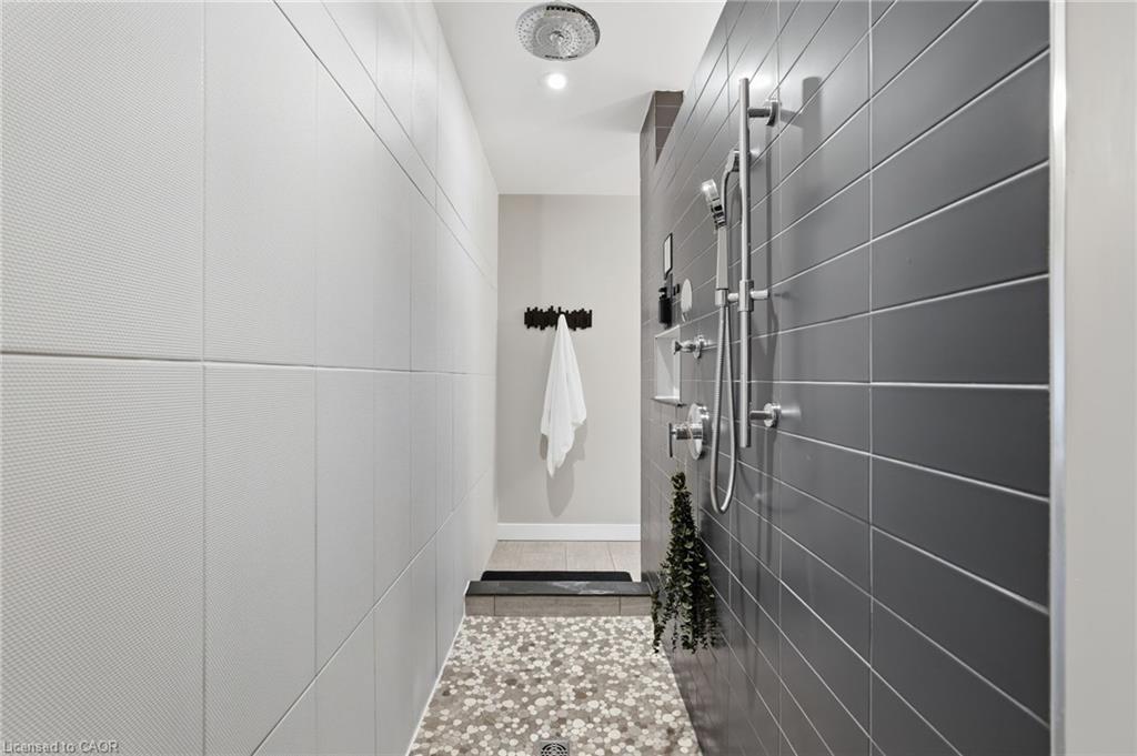 414 John Street Property Photo 27