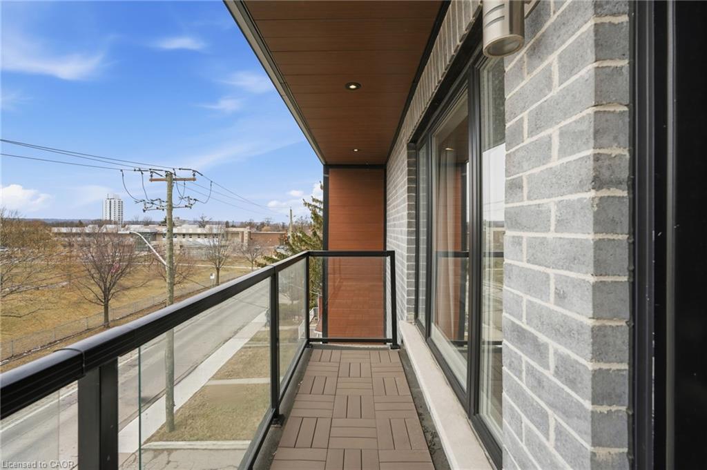 414 John Street Property Photo 41