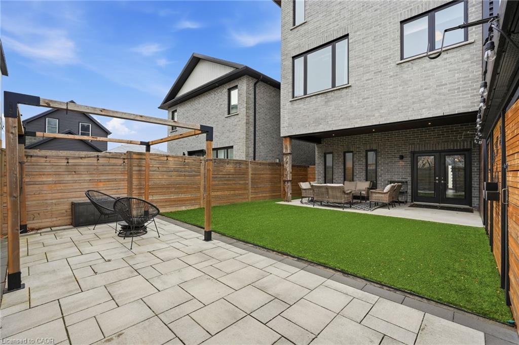 414 John Street Property Photo 46