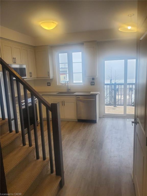 112-575 Woodward Avenue Property Photo 5
