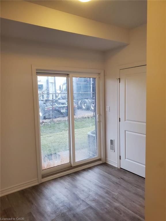 112-575 Woodward Avenue Property Photo 10