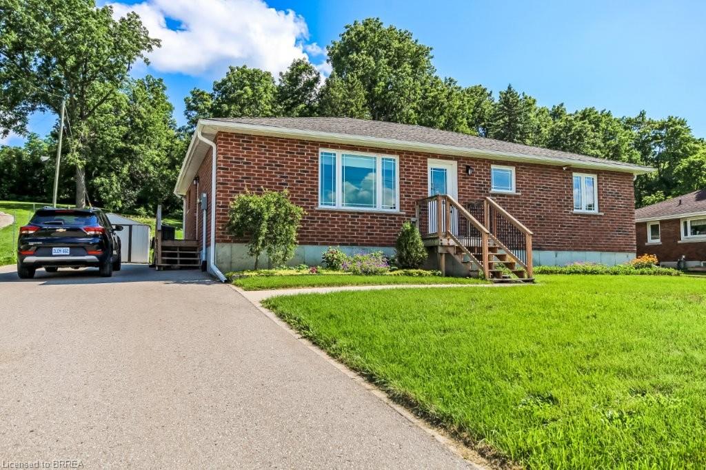 584616 Beachville Road Property Photo 2
