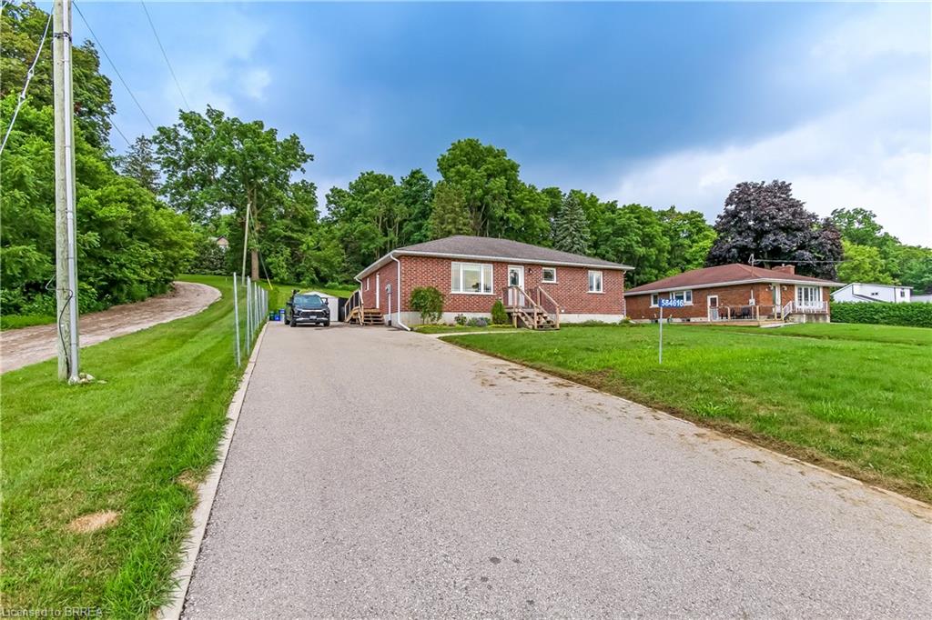 584616 Beachville Road Property Photo 3