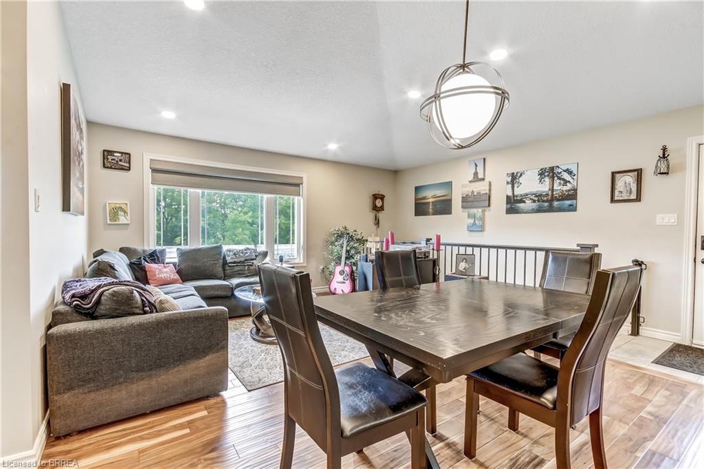 584616 Beachville Road Property Photo 4