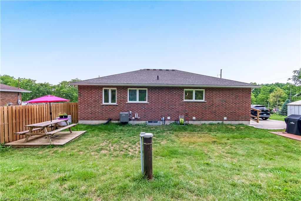584616 Beachville Road Property Photo 23