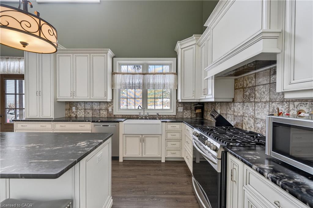 573 Canboro Road Property Photo 11
