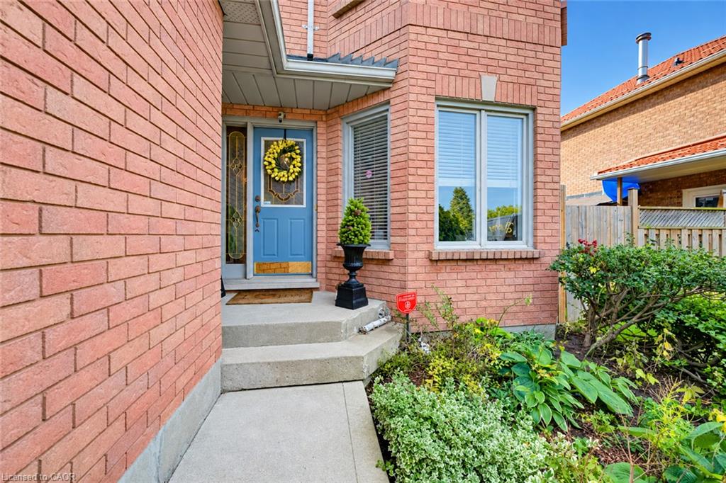 11 Peregrine Crescent Property Photo 3