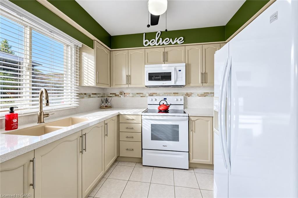 11 Peregrine Crescent Property Photo 14