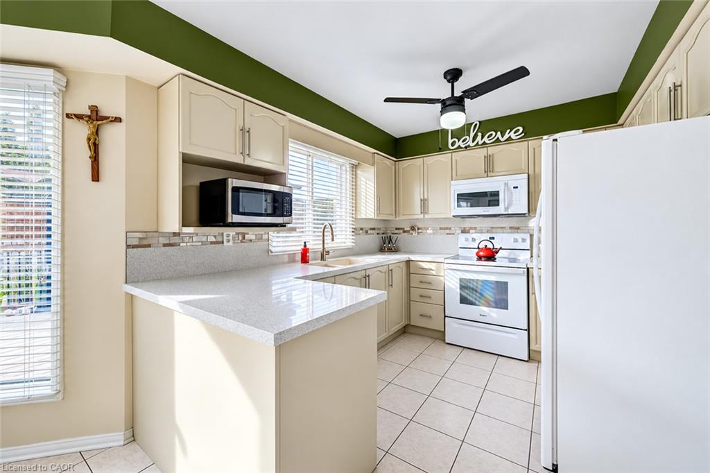11 Peregrine Crescent Property Photo 15