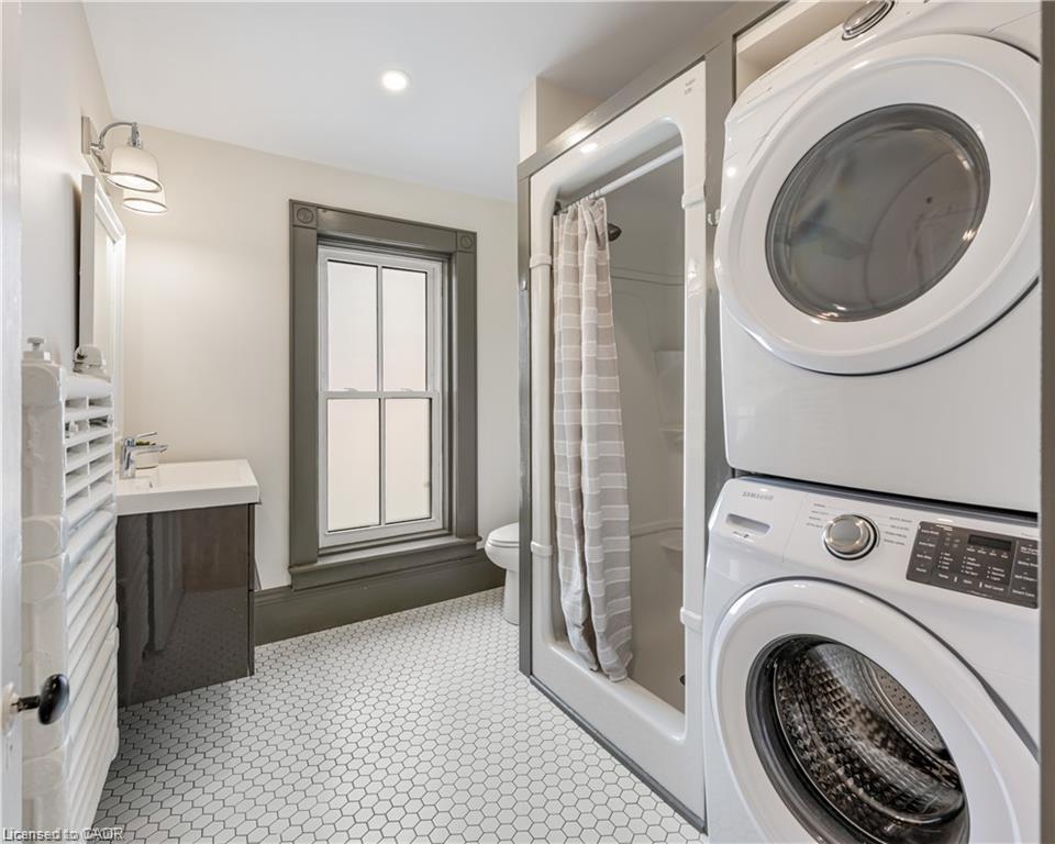 26 Courtland Avenue E Property Photo 12