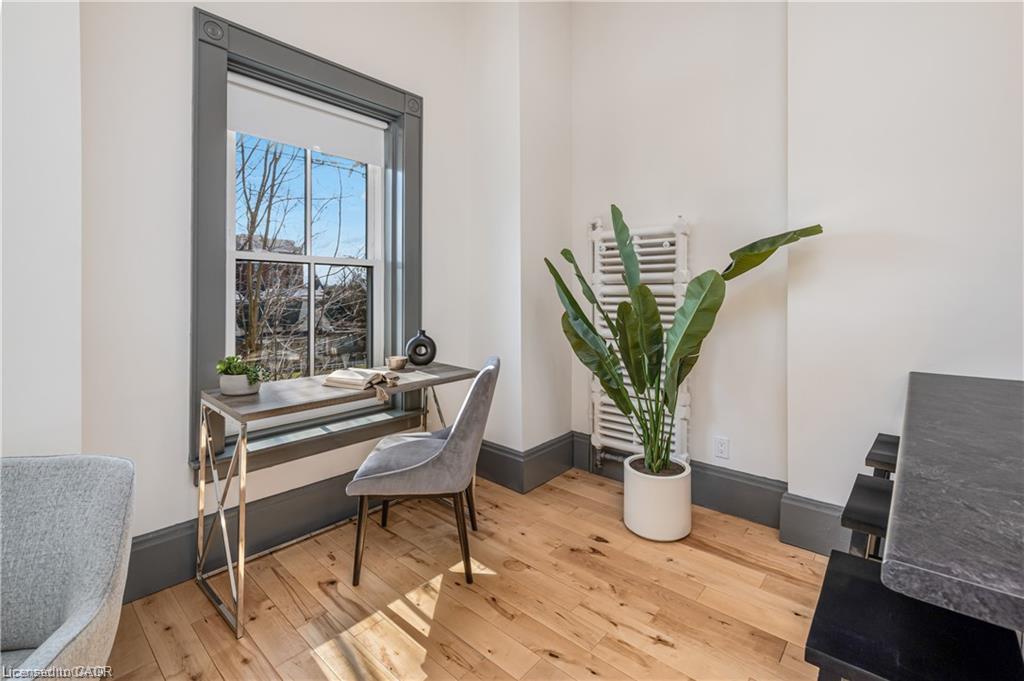 26 Courtland Avenue E Property Photo 15