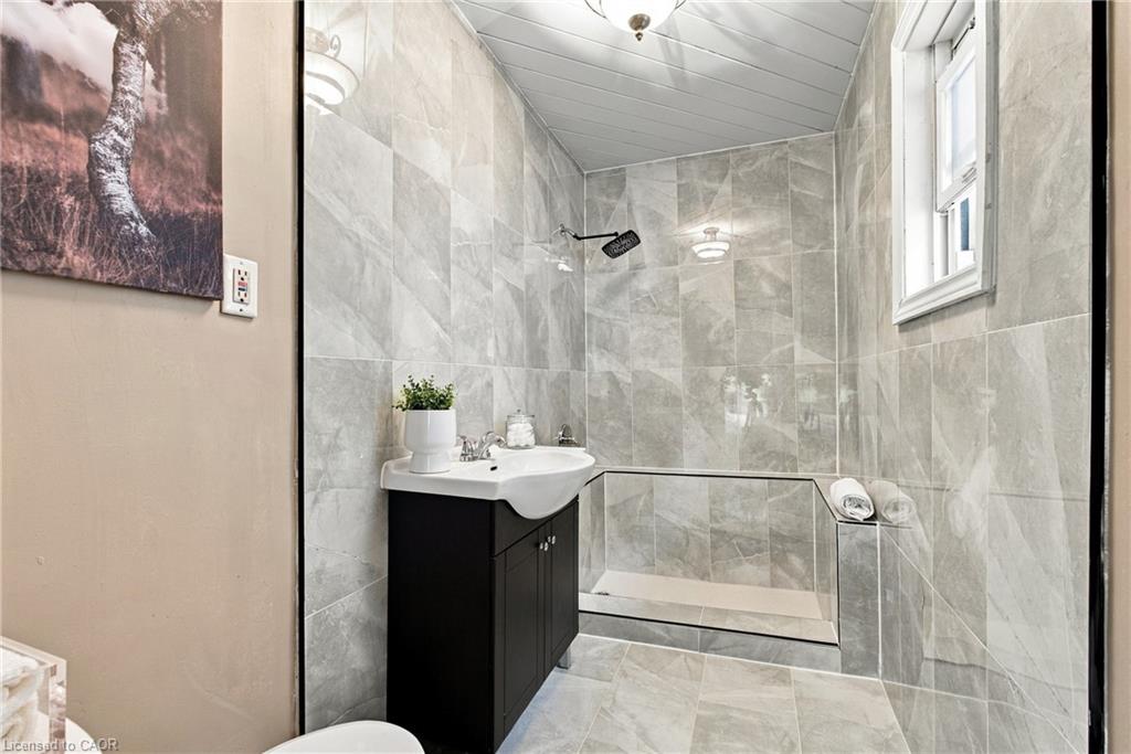 81 East 23rd Street Property Photo 17
