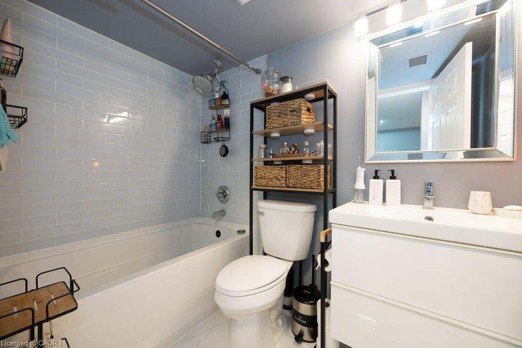 209-2391 Central Park Drive Property Photo 30