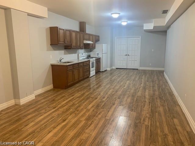B1-523 Hamilton Drive Property Photo 3