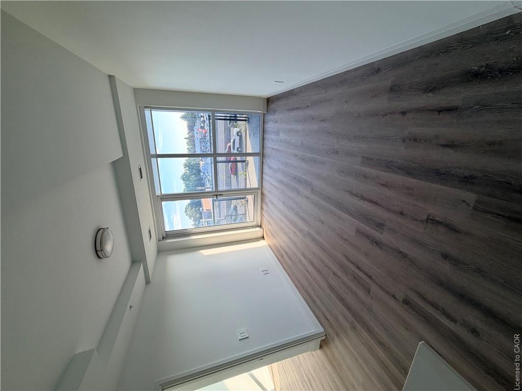 308-1333 Weber Street E Property Photo 10