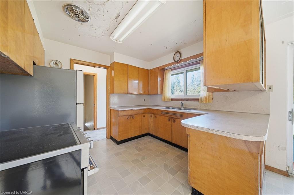 486 Chatham Street Property Photo 10