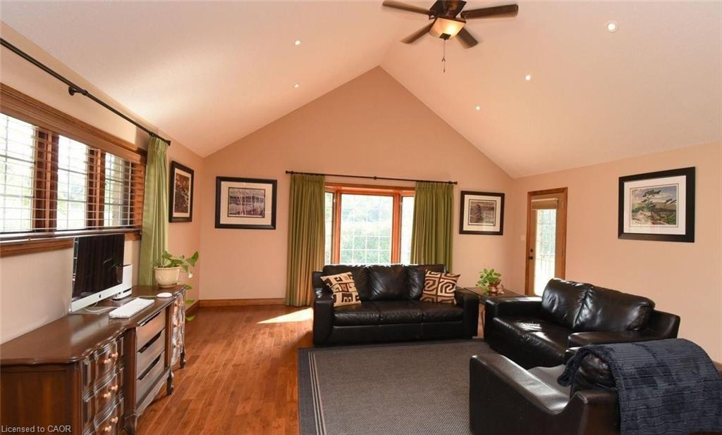 635 Millgrove Side Road Property Photo 2