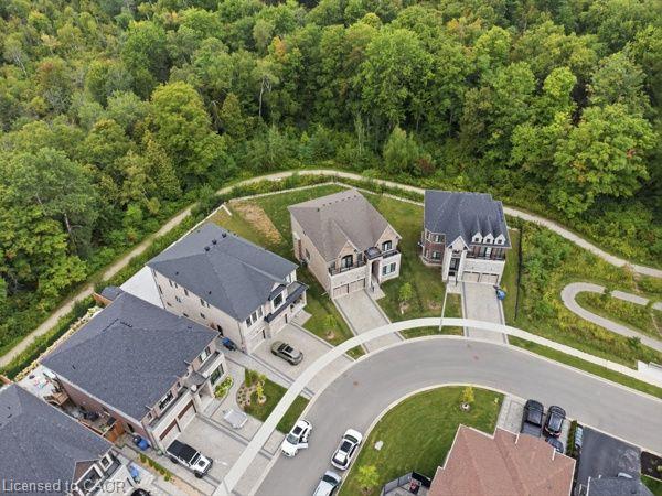 147 Ambrous Crescent Property Photo 2
