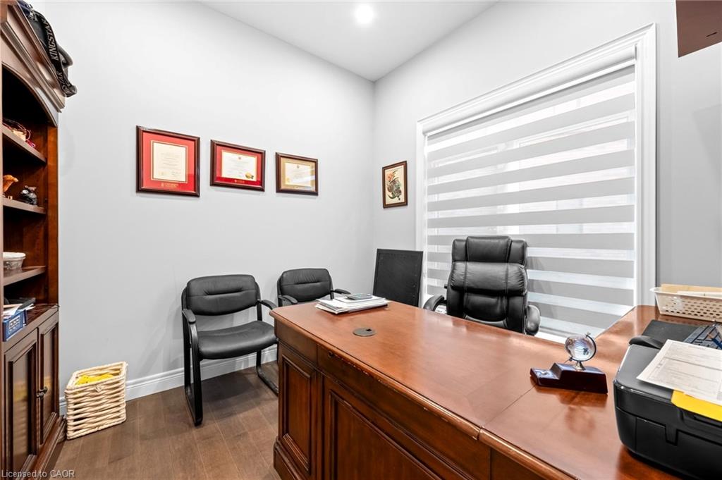 147 Ambrous Crescent Property Photo 20