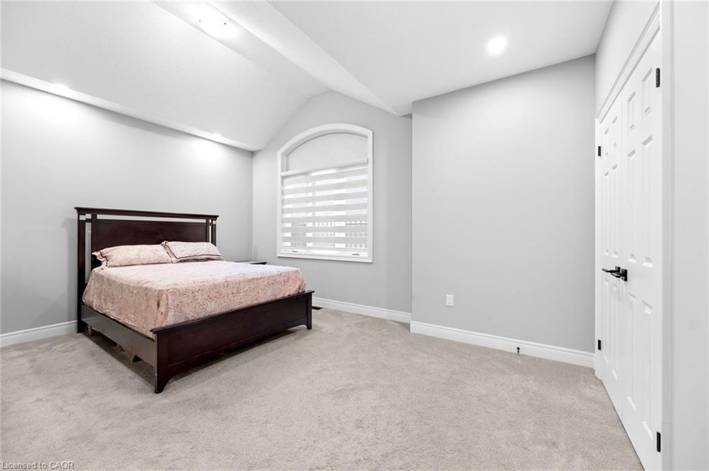 147 Ambrous Crescent Property Photo 28
