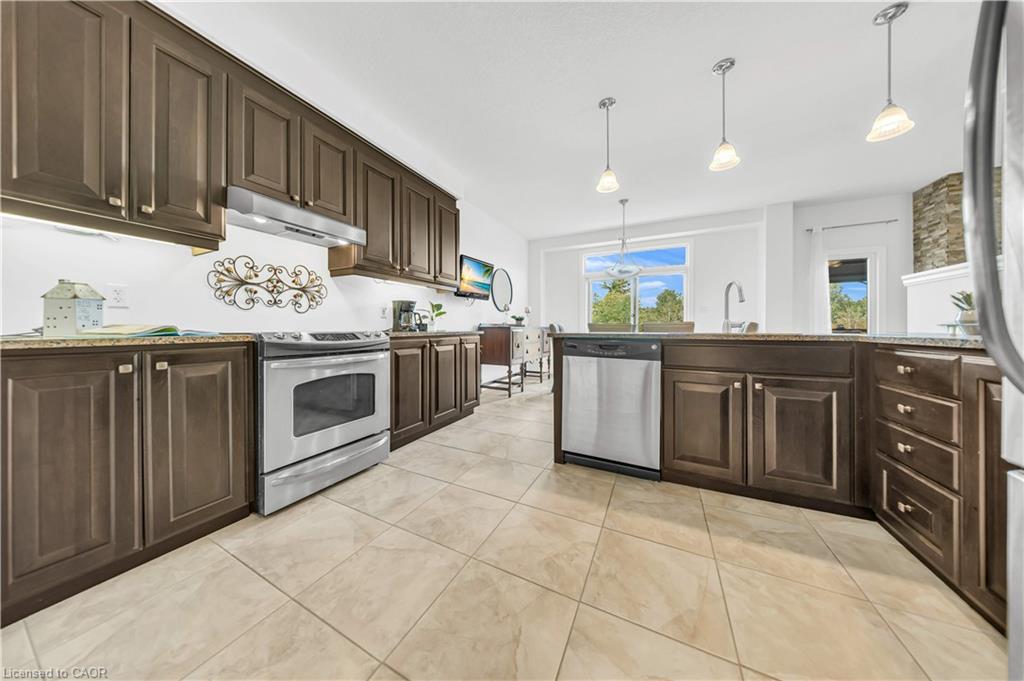 365 Woodbine Avenue Property Photo 9