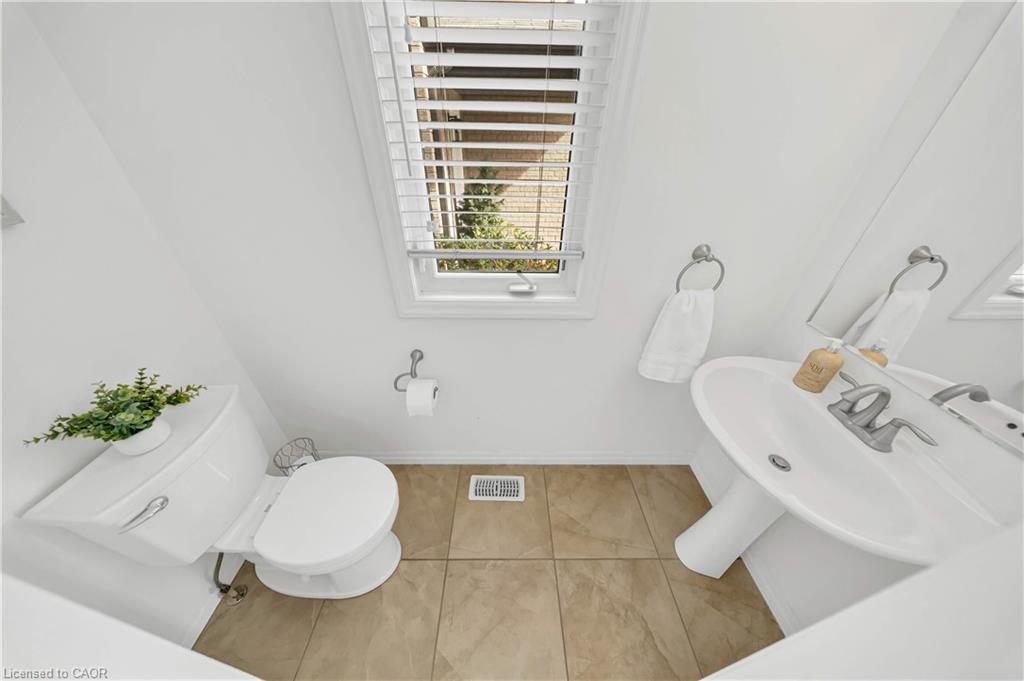 365 Woodbine Avenue Property Photo 12