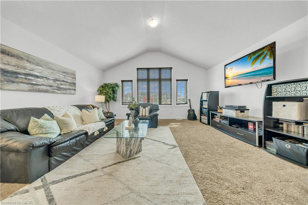 365 Woodbine Avenue Property Photo 14