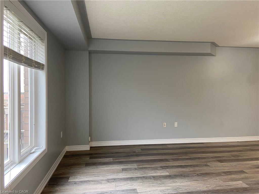 90 Bloom Crescent Property Photo 4