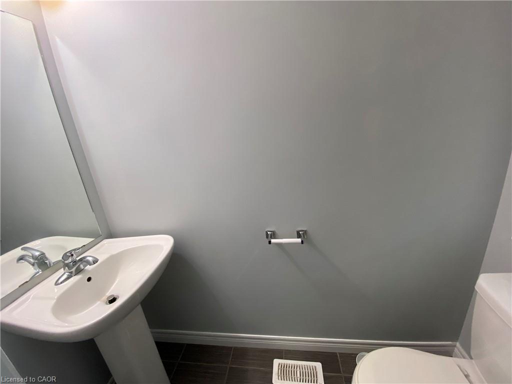 90 Bloom Crescent Property Photo 7