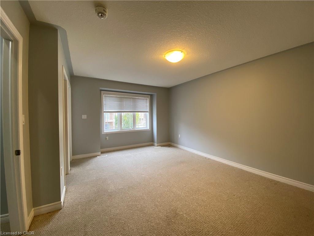 90 Bloom Crescent Property Photo 8