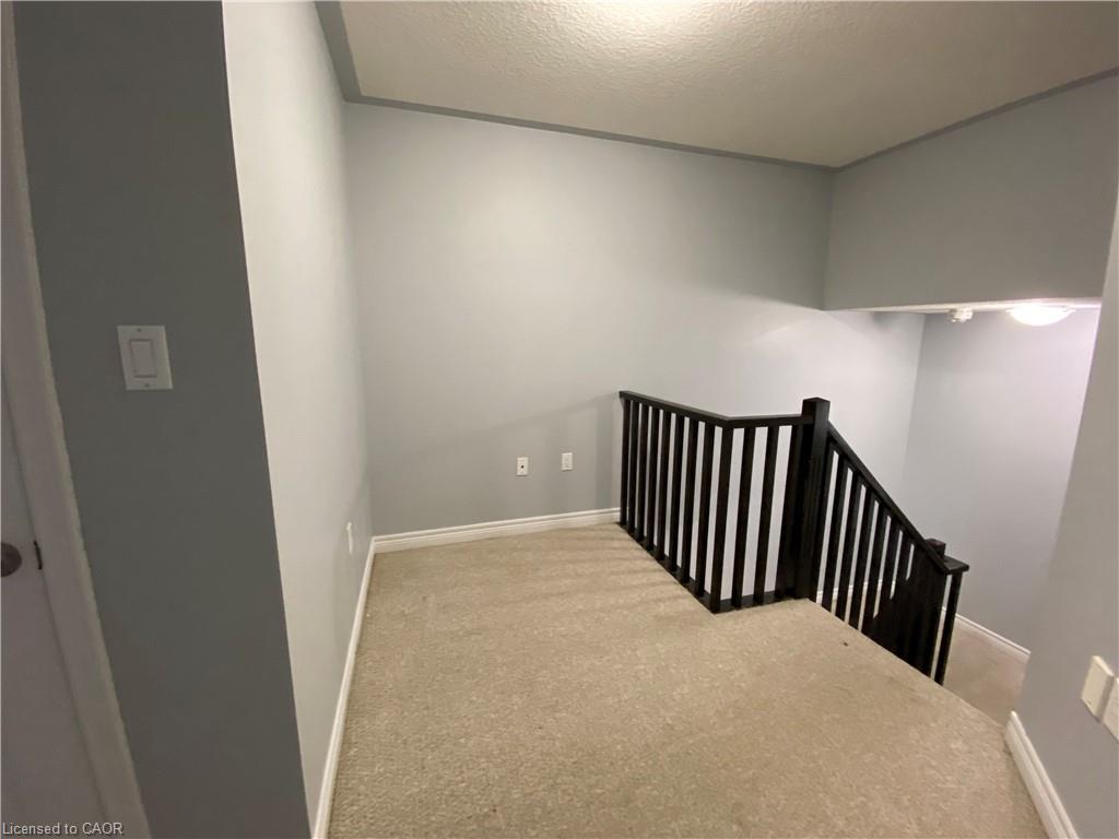 90 Bloom Crescent Property Photo 11