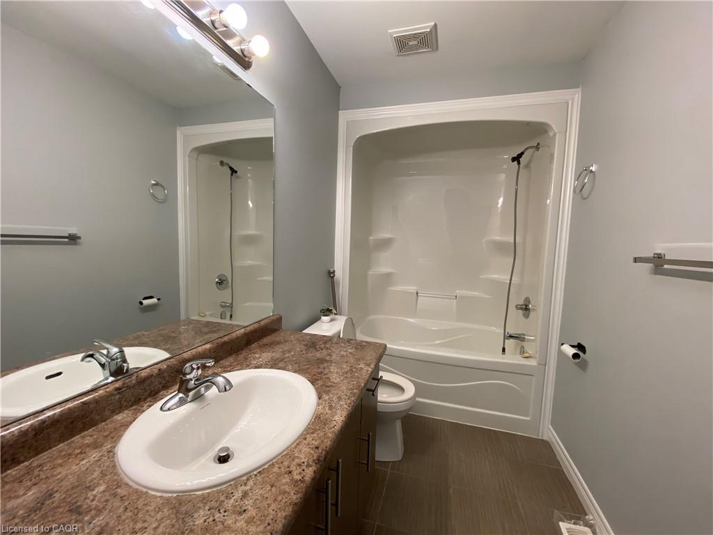90 Bloom Crescent Property Photo 12
