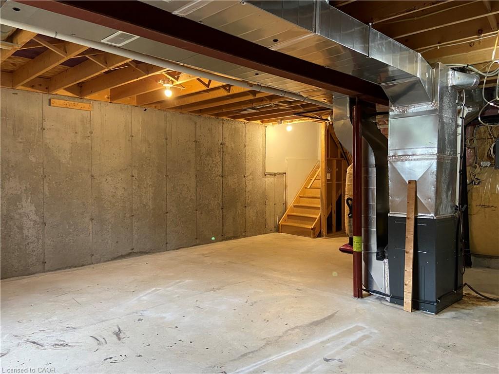 90 Bloom Crescent Property Photo 19