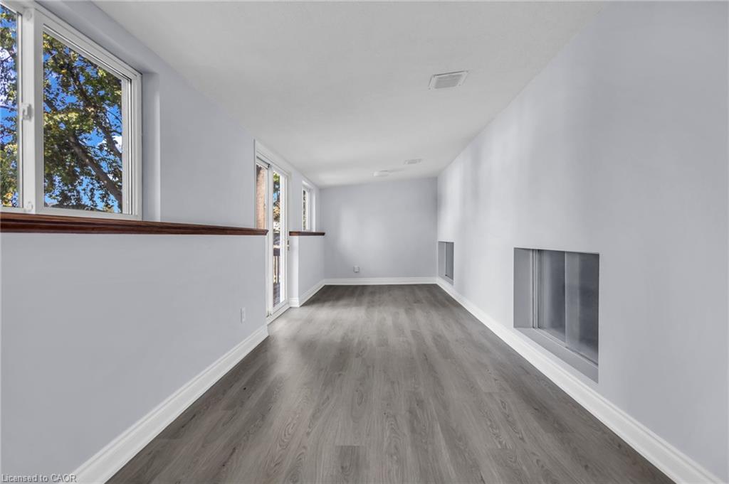 27 Toulon Crescent Property Photo 8